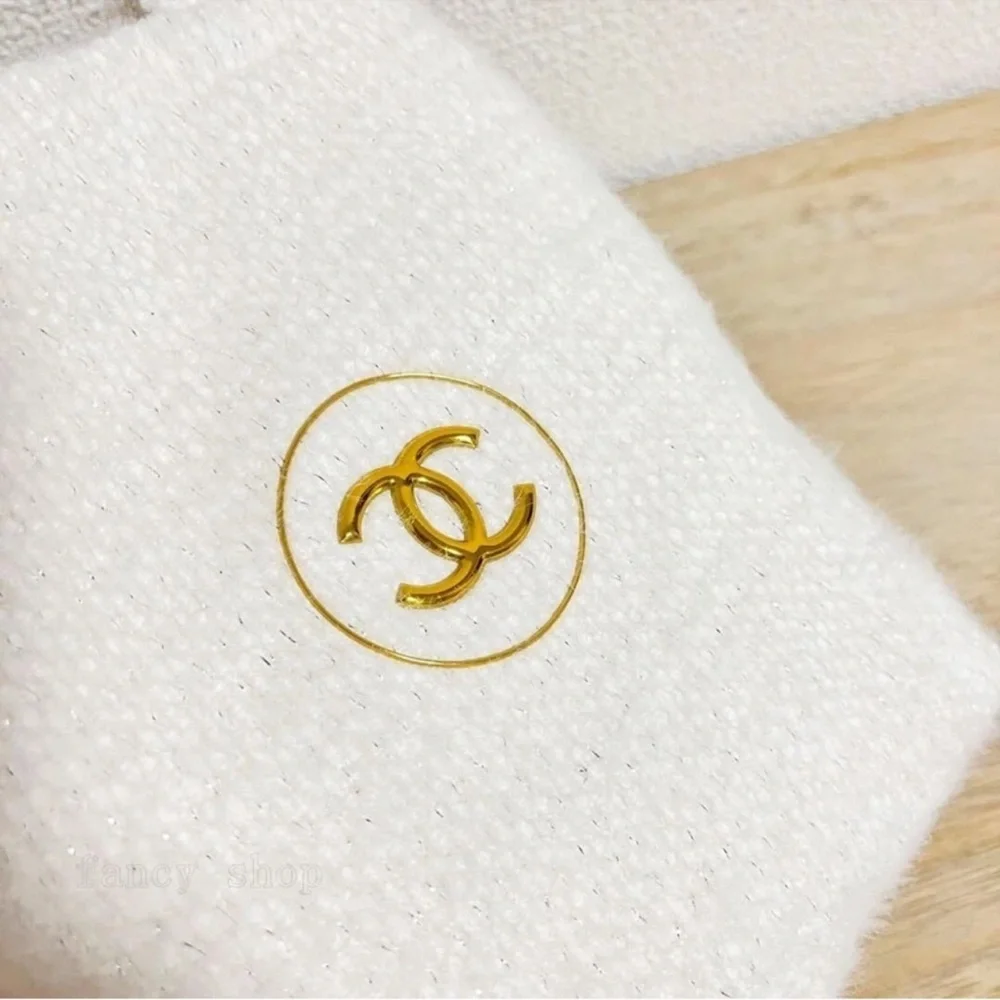 Chanel Beauté Soft Knit
Snow Metallic Mini Tote! - Picture 8 of 12